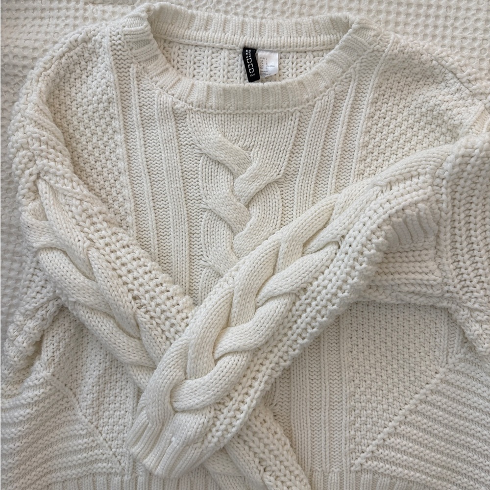 8 Sweaters Bundle - Picture 4 of 9
